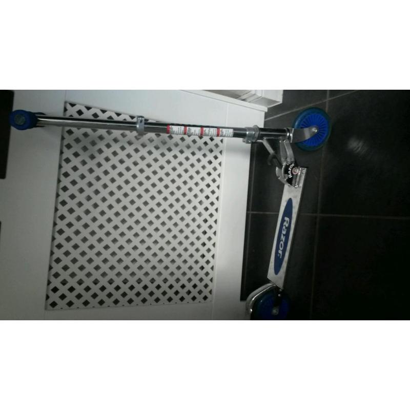 Razor scooter