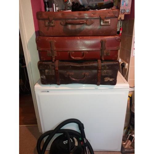 3 Vintage suitcases