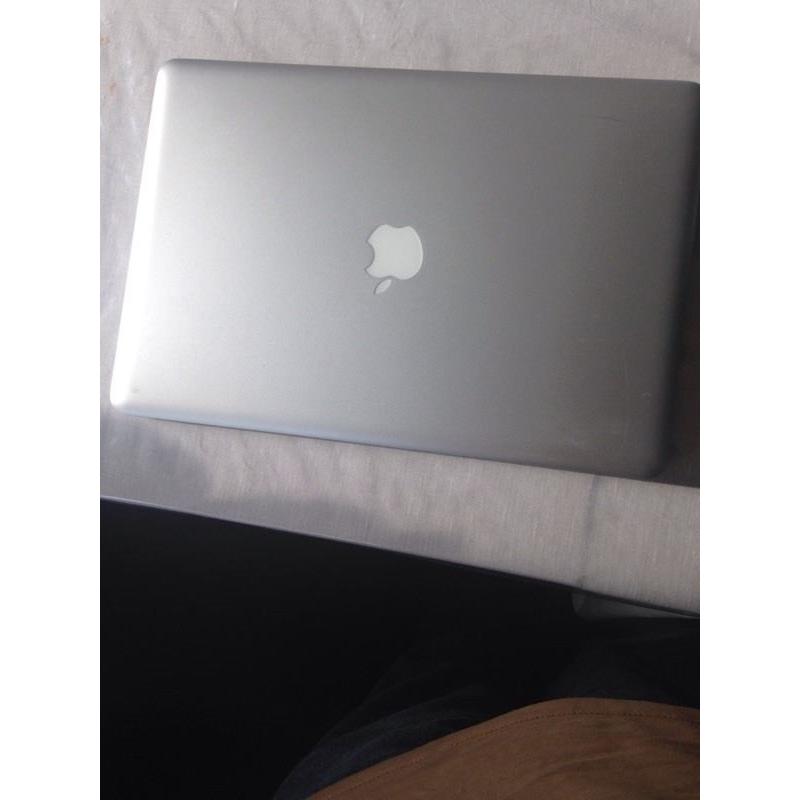MacBook Pro 15inch/ Intel core 2 duo/ 8gb ram / 250GB SSD/ El
