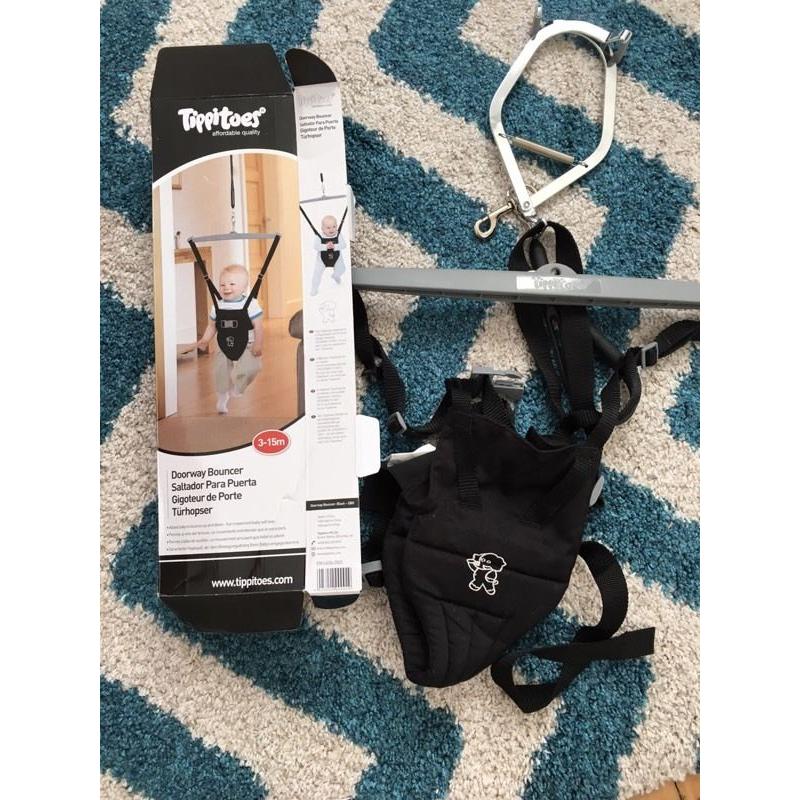 Tippitoes door bouncer in like new condition