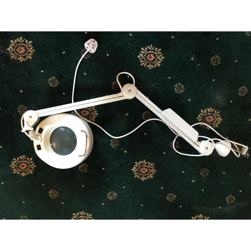 Draper Magnifier Glass Stand