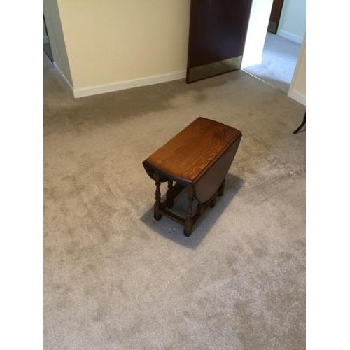 Folding table