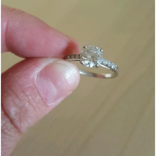 9ct cubic zirconia