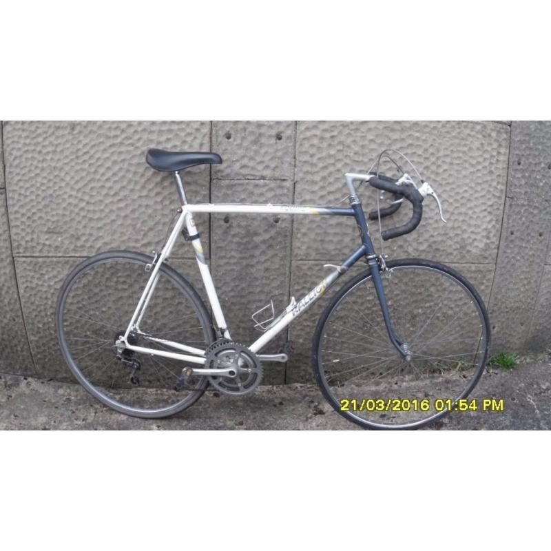 VINTAGE RALEIGH EQUIPE 12 SPEED RACING BIKE 23in FRAME GOOD TYRES RECENT SERVICED