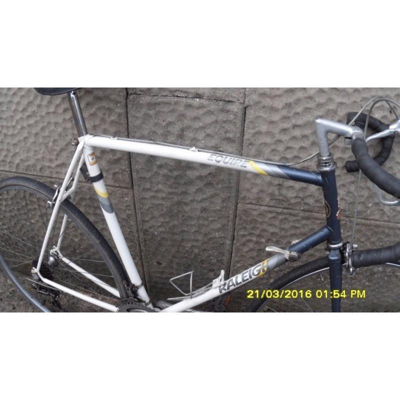 VINTAGE RALEIGH EQUIPE 12 SPEED RACING BIKE 23in FRAME GOOD TYRES RECENT SERVICED