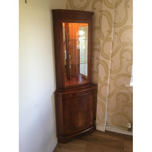 Corner Display Unit