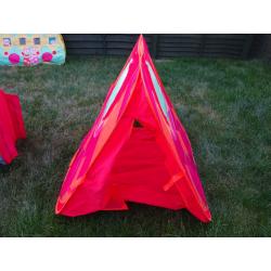 Children's play tent/play den