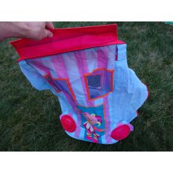 Children's play tent/play den
