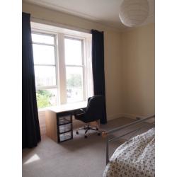 Large double bedroom in the city centre - Wifi, Utility included (short-term let)