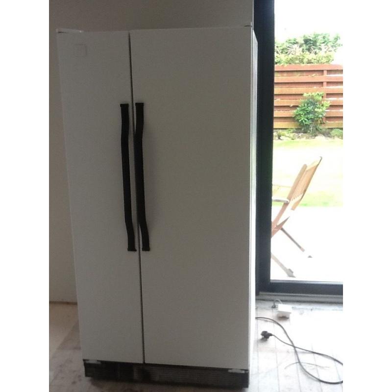 Whirlpool American Fridge Freezer