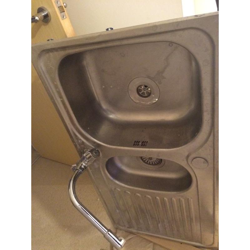 1 1/2 bowl sink with tap