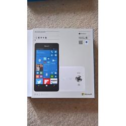 Microsoft Lumia 950 Unlocked And Docking Station