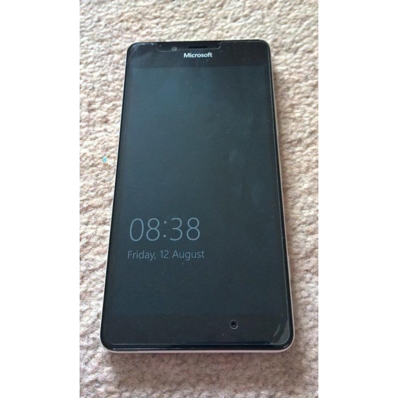 Microsoft Lumia 950 Unlocked And Docking Station