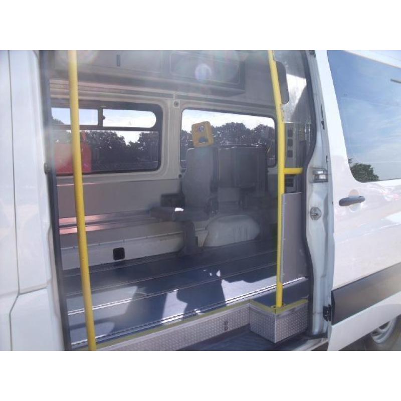 VOLKSWAGEN CRAFTER 35MWB H-R 109 SHIFTMATIC - DISABLED ACCESS WITH ELECTRIC LIFT
