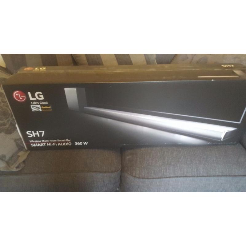 LG Sh7 wireless sound bar with subwoofer. Bluetooth and 360w