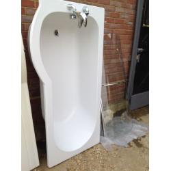 P shape bath with screen and mix tap