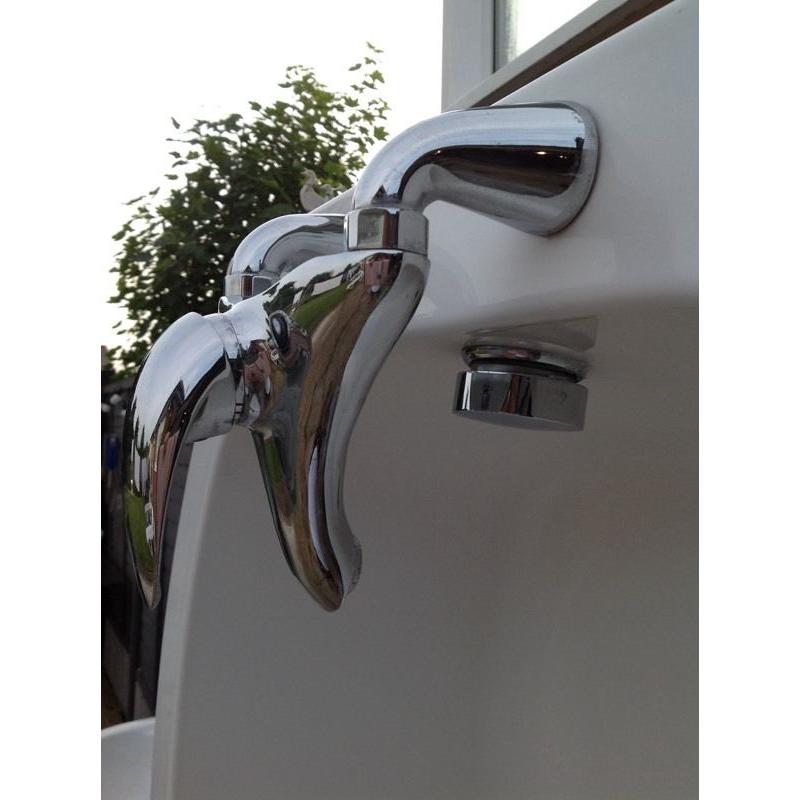 P shape bath with screen and mix tap