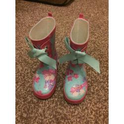 4 Pairs of toddler boots