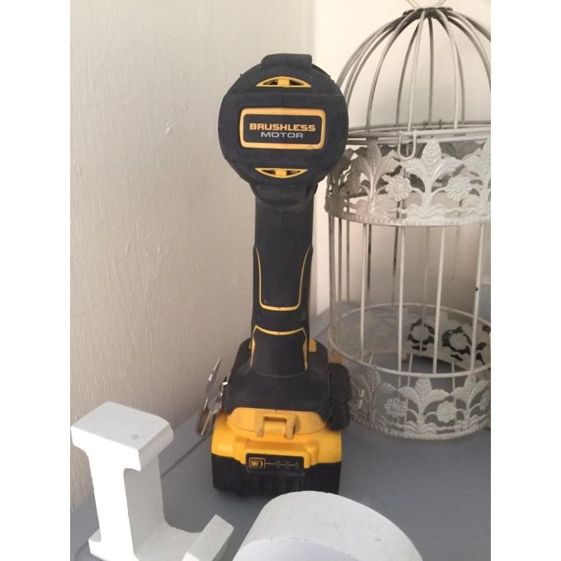Dewalt brushless impAck driver and 4ah battery