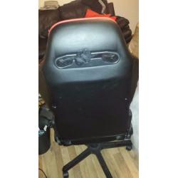 DX Racer Gaming Chair Very good state - BARGAIN DUE TO MOVING (GTG BEFORE 15/08/2016)