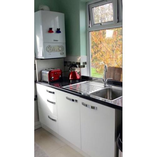 Single Bedroom in Clean Modern Flat in South Woodford