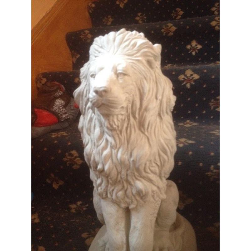 Concrete lions