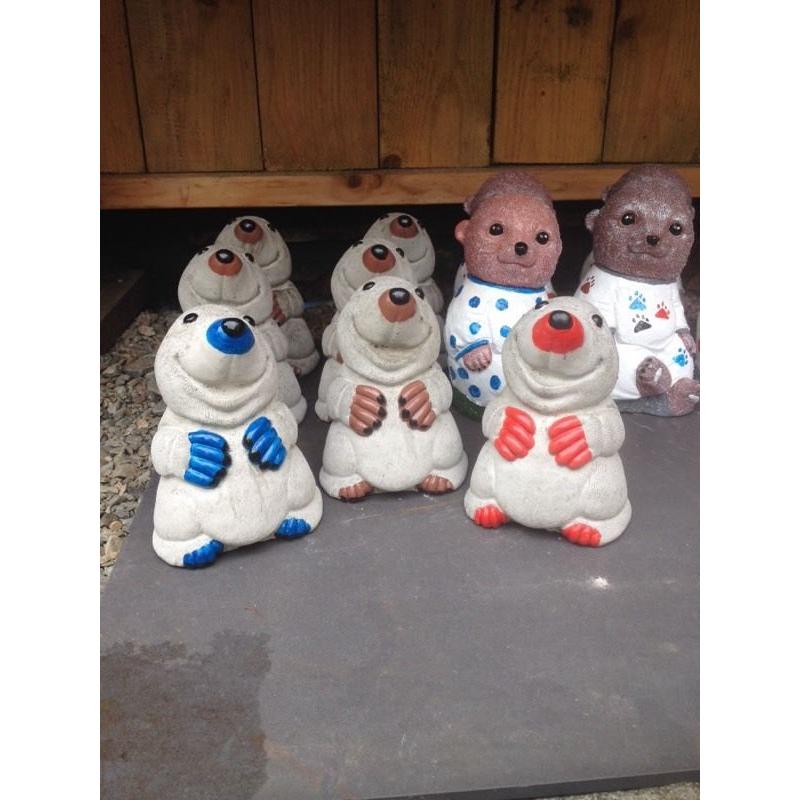 Concrete lions