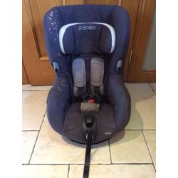 Maxi Cosi Axiss swivel car seat Confetti group 1 ages 9 months - 4 years old