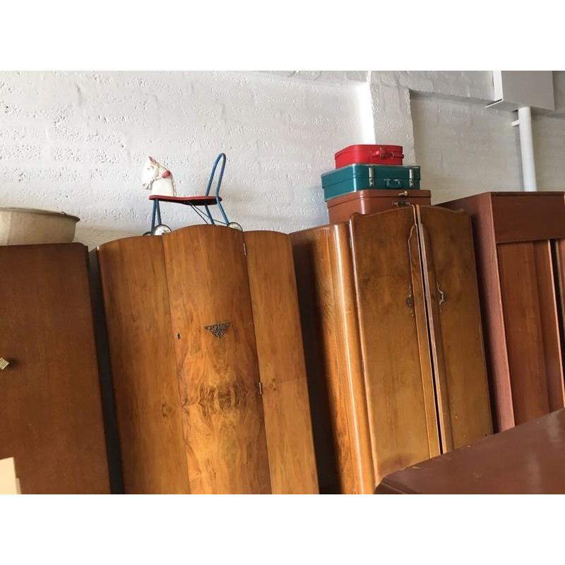 BEDROOM FURNITURE / WARDROBES / DRESSING TABLES / DRAWERS