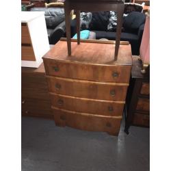 BEDROOM FURNITURE / WARDROBES / DRESSING TABLES / DRAWERS