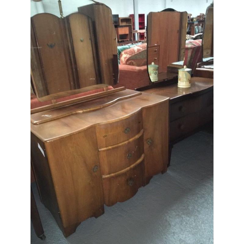 BEDROOM FURNITURE / WARDROBES / DRESSING TABLES / DRAWERS