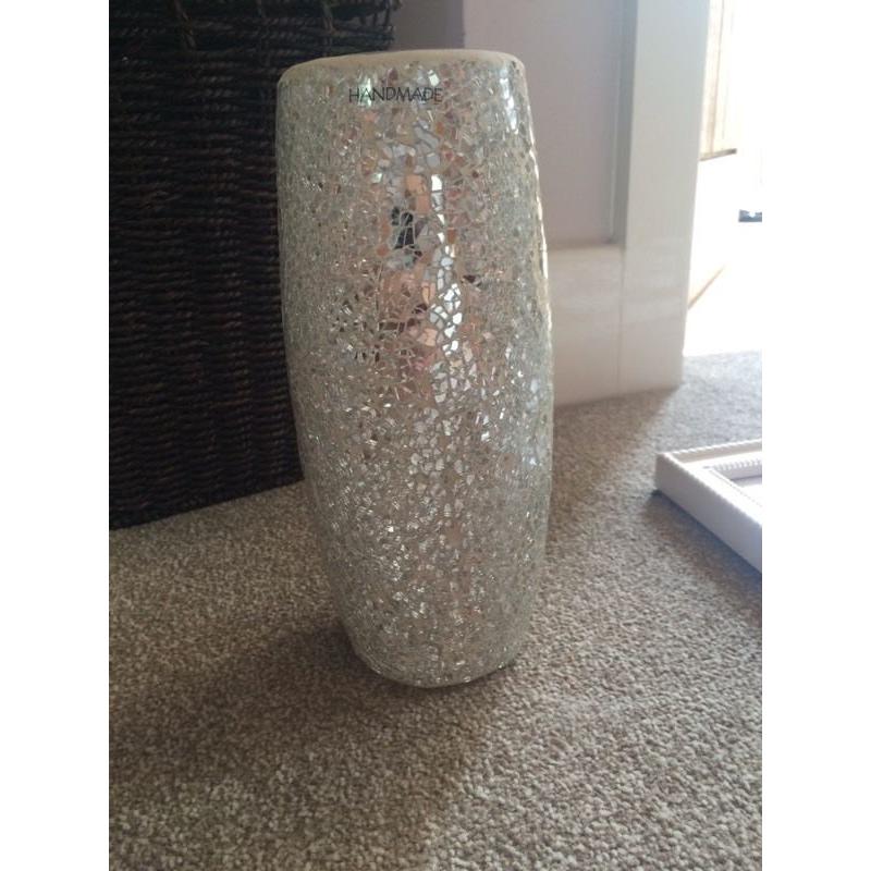 Ceramic sparkling vase