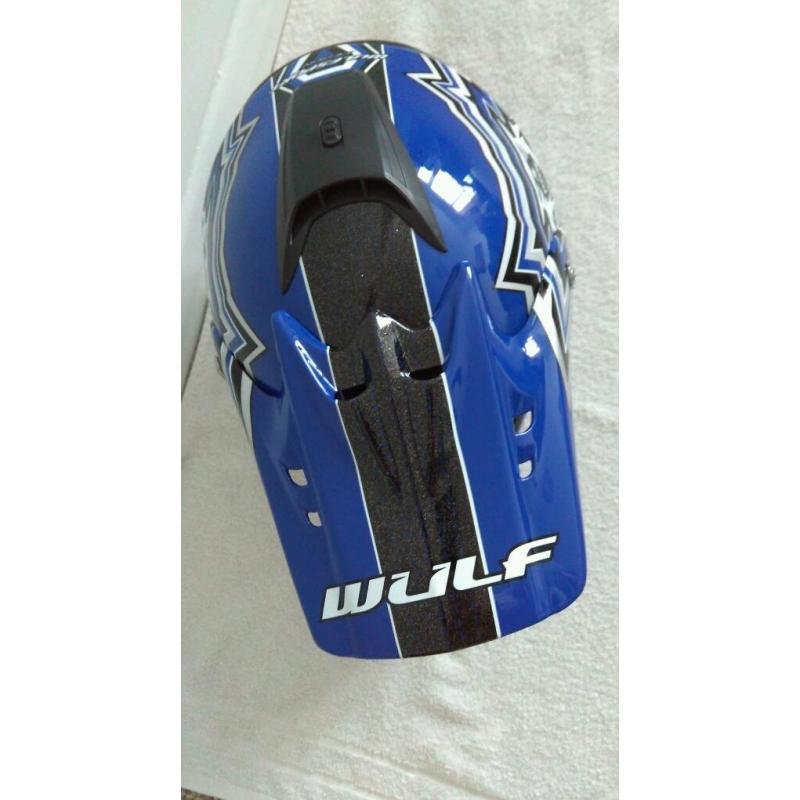 Wulfsport kids off road full face helmet.
