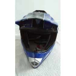 Wulfsport kids off road full face helmet.