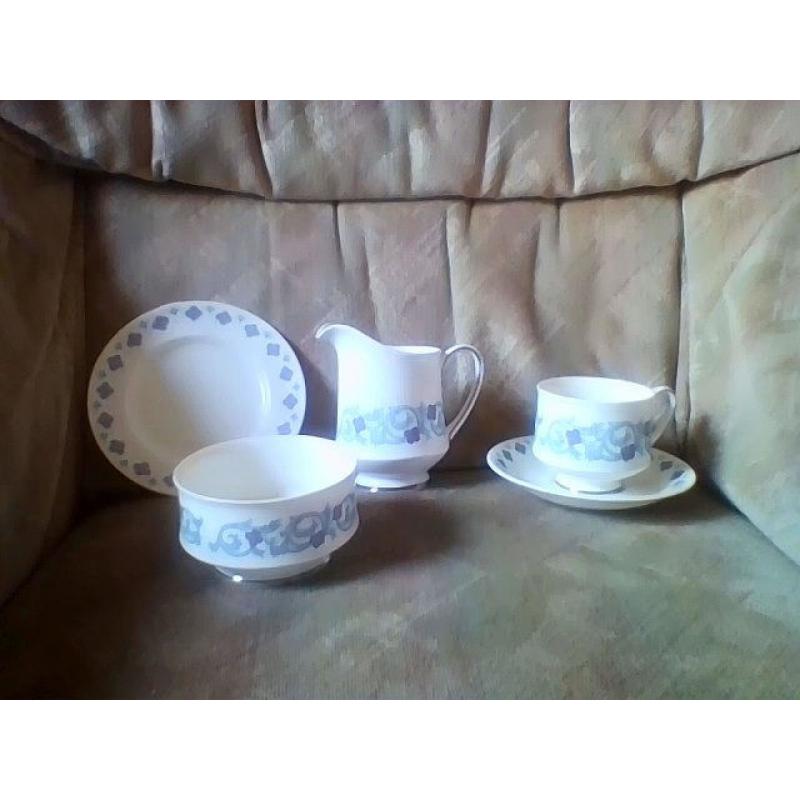 NEW Paragon fine bone china, unused, perfect - 20 pieces pattern Monaco