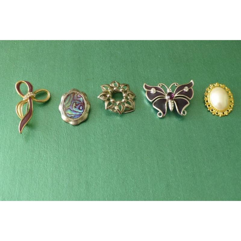 Costume jewellery