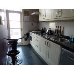 Kitchen units, worktop and sink