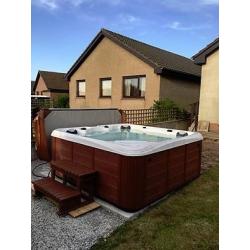 Brand New 5 Seat Balboa Hot Tub - Two Lounge Seats! Free Delivery & Installation