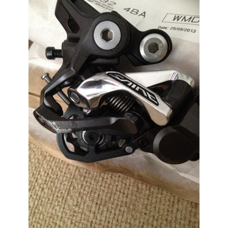 SAINT SHADOW 10 SPEED REAR MECH & XT 10 SPEED SHIFTERS
