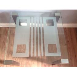 Glass corner/coffee table