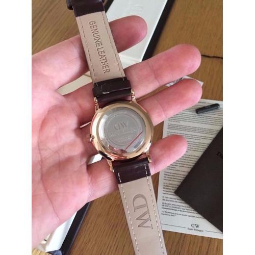 Daniel Wellington girls or boys watch brand new