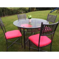 Beautiful Garden Table / Four Chairs