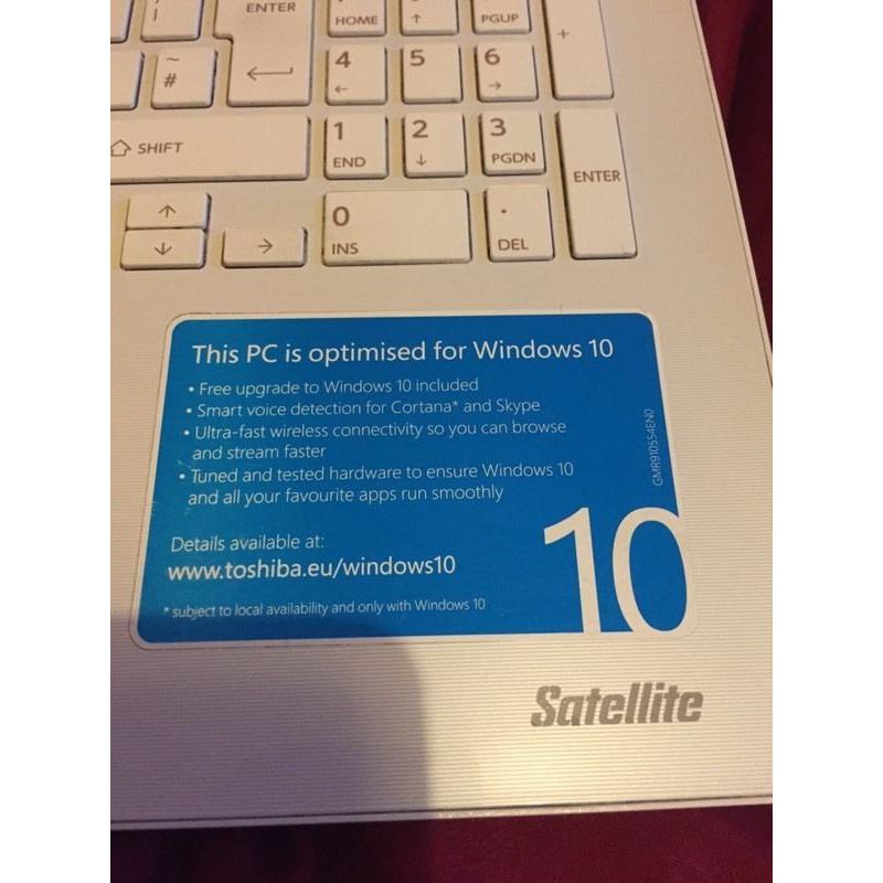 TOSHIBA LAPTOP *LIKE NEW*
