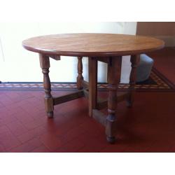 Lovely Vintage Characterful Coffee or Foldable Drop Leaf Gate Leg Ocassional Table