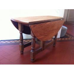 Lovely Vintage Characterful Coffee or Foldable Drop Leaf Gate Leg Ocassional Table