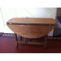 Lovely Vintage Characterful Coffee or Foldable Drop Leaf Gate Leg Ocassional Table