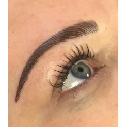 Semi permanent makeup