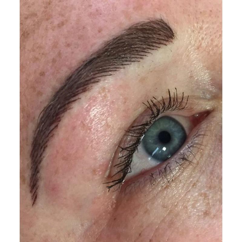 Semi permanent makeup