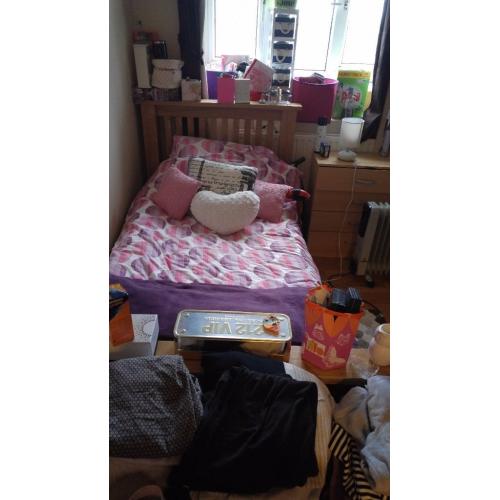 Looking for a nice person to share a clean and cosy double room