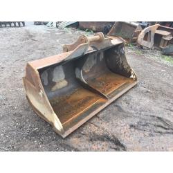 Grading bucket for 20 ton